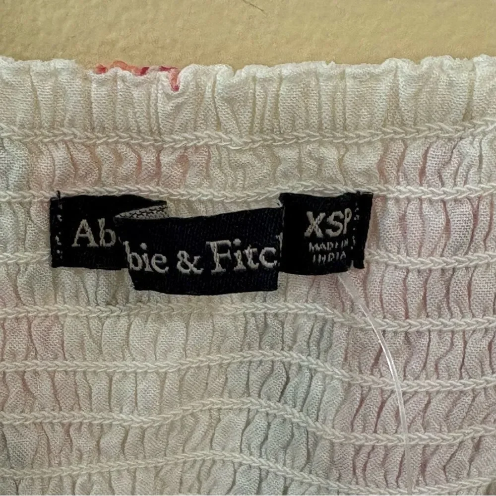 Abercrombie & Fitch excellent white
